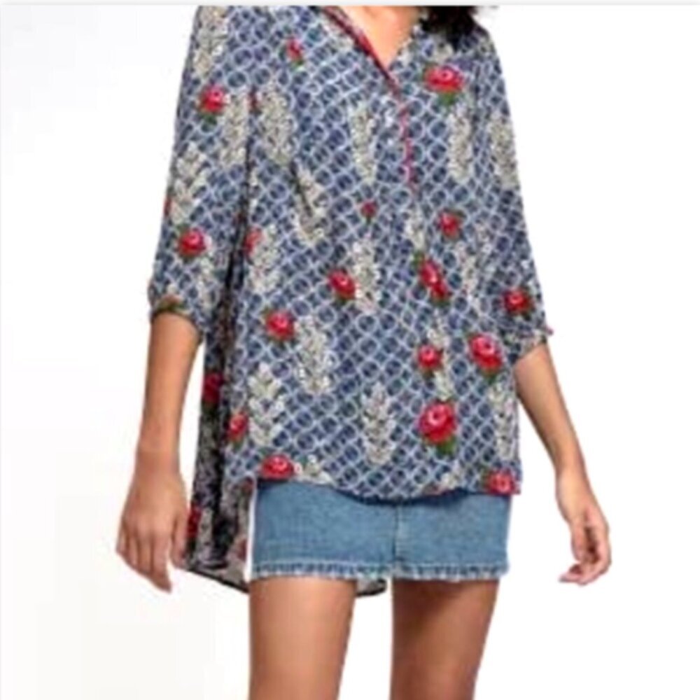 Beneras Mila Silky Rose Print Lace Detail at Placket 3/4 Length Sleeve Top #358H